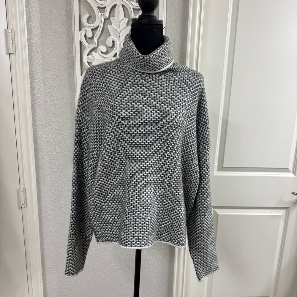 Christian Siriano New York Sweater